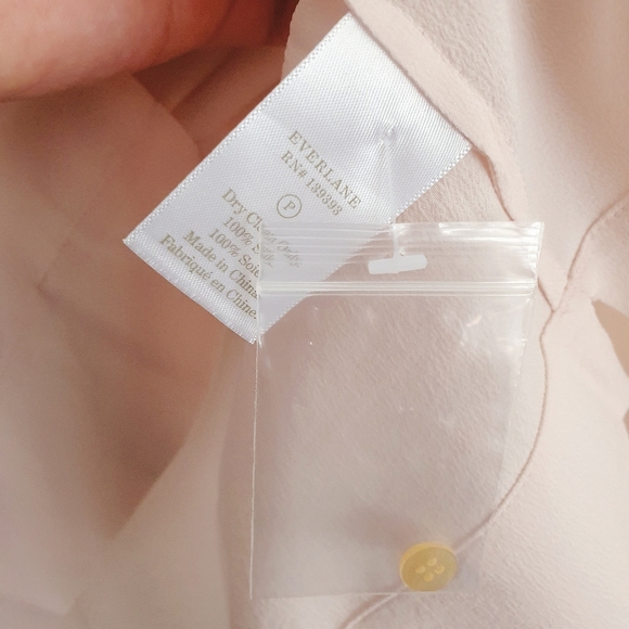 NWT Everlane Clean Silk Notch Shirt | Blush Pink | Silk | Size 12 - Picture 9 of 10